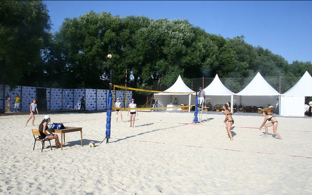 «Петровский берег» - поле для пляжного волейбола