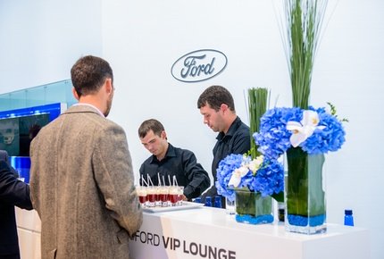 Обслуживание в зоне Ford VIP Lounge для бизнес-партнеров и гостей компании
