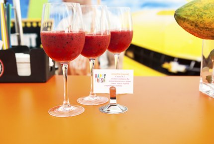 Презентация Chevrolet Camaro: гости смогли насладиться специальными летними смузи и безалкогольными коктейлями из свежих фруктов